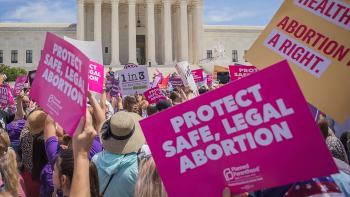 Pembatalan Roe v Wade Memperkuat Rasisme Sistemik